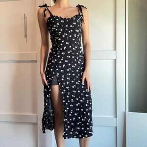 A black summer daisy dress